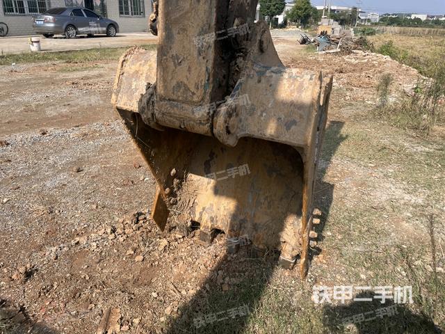 大臂根部?斜（工作和回轉(zhuǎn)裝置）