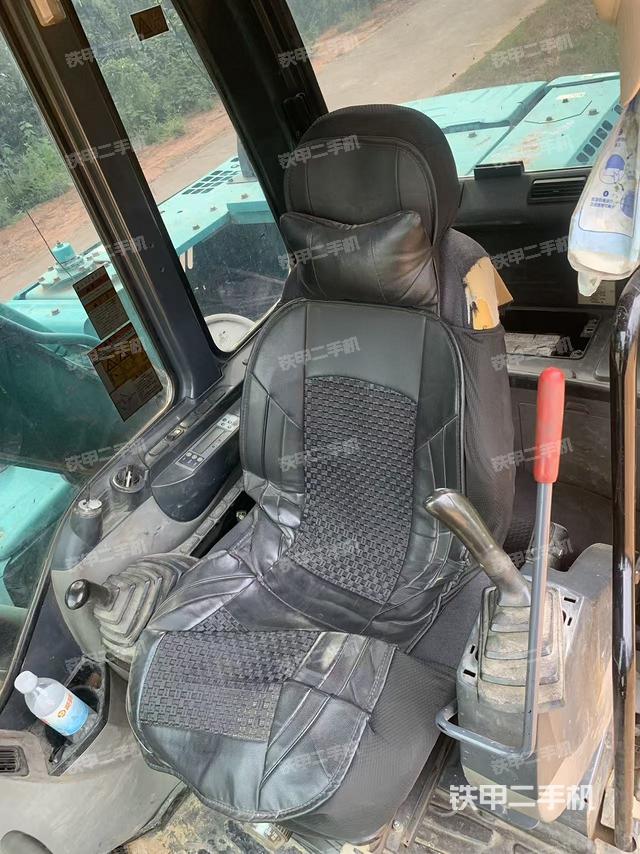 驾驶室整体（整机外观）