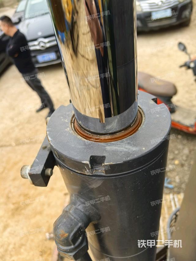 转盘和下车架正前（工作和回转装置）