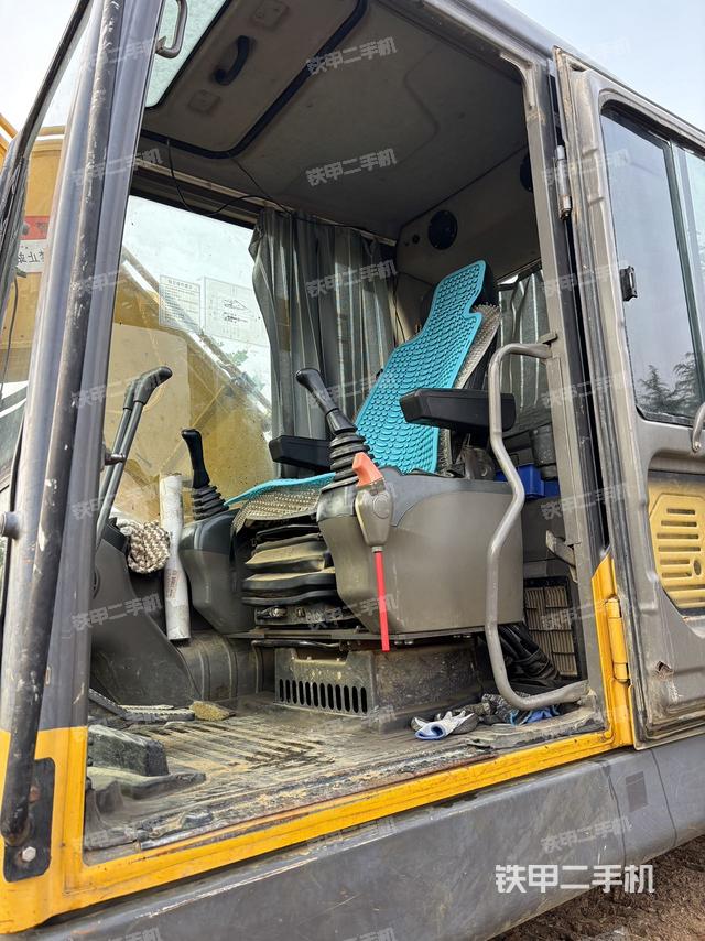 駕駛室整體（整機(jī)外觀）