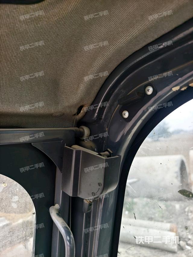 左后方玻璃角标（驾驶室部分）