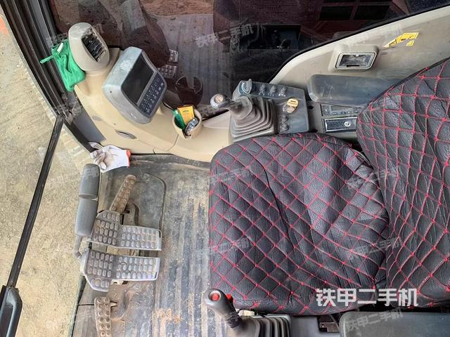 驾驶室整体（整机外观）