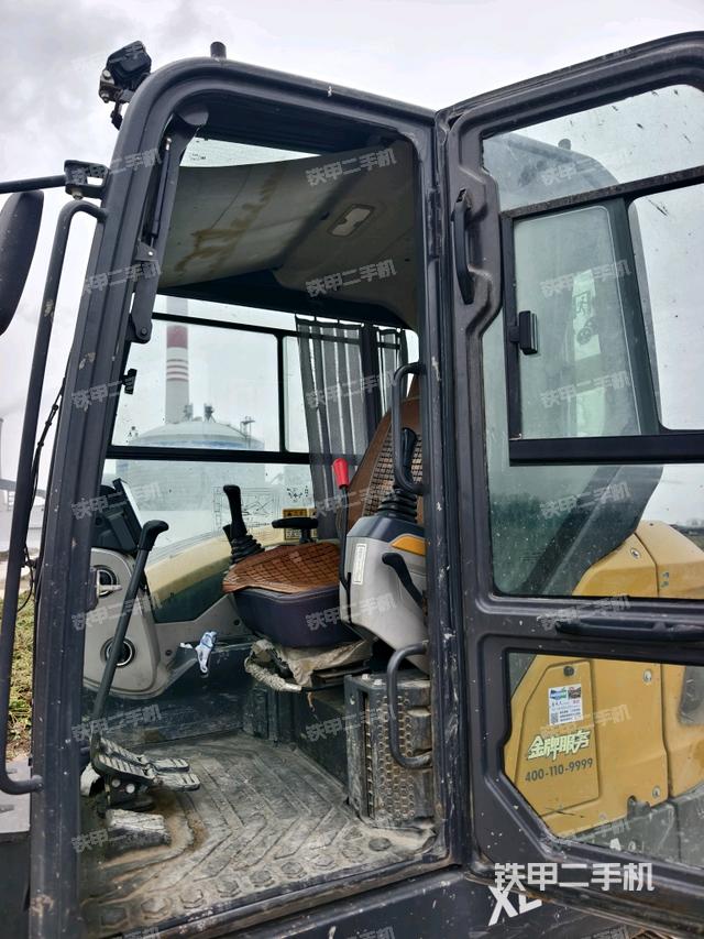 ?駕駛室正側(cè)（駕駛室部分）