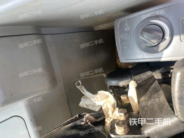 座椅左側(cè)控制臺(tái)/音響/含左手柄（駕駛室部分）