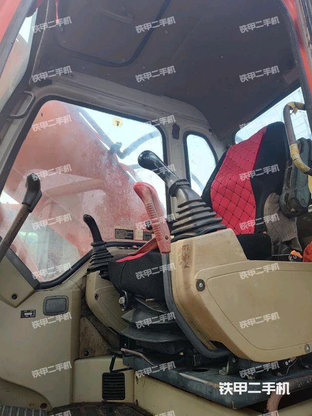 駕駛室整體（整機(jī)外觀）