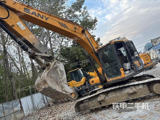 三一重工SY215C-8S挖掘機(jī)
