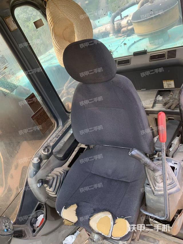 駕駛室整體（整機(jī)外觀）