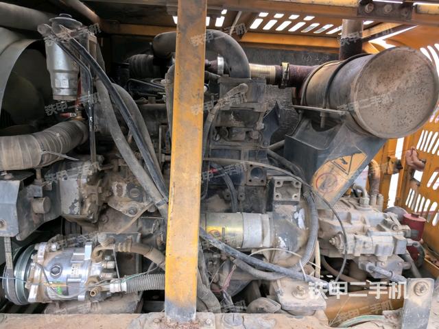 發(fā)動(dòng)機(jī)室（上車部件）