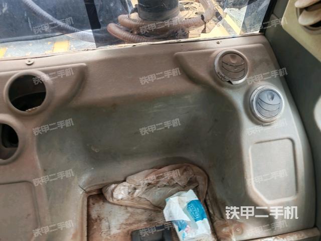 駕駛室左后45度（駕駛室部分）