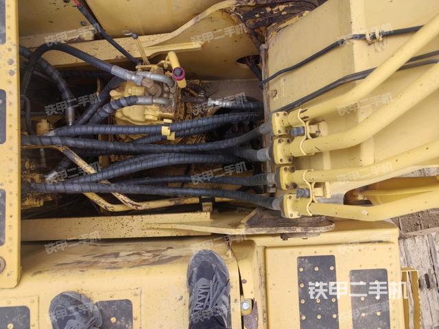 回轉馬達和主控閥（整機外觀）