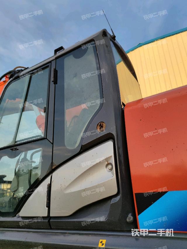 駕駛室左后45度（駕駛室部分）