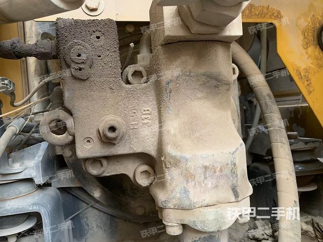 液壓泵艙室正面整體（整機(jī)外觀）