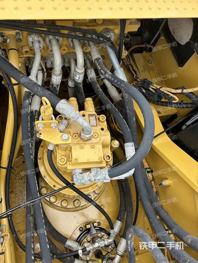 回轉(zhuǎn)馬達(dá)（上車(chē)部件）