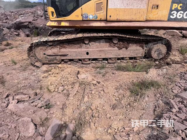 右驅(qū)動(dòng)輪（行走機(jī)構(gòu)）