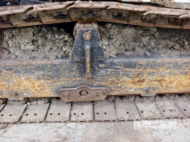 左驅(qū)動輪（行走機(jī)構(gòu)）