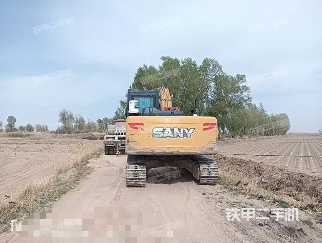 驾驶室整体（整机外观）