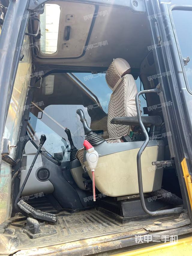 驾驶室整体（整机外观）