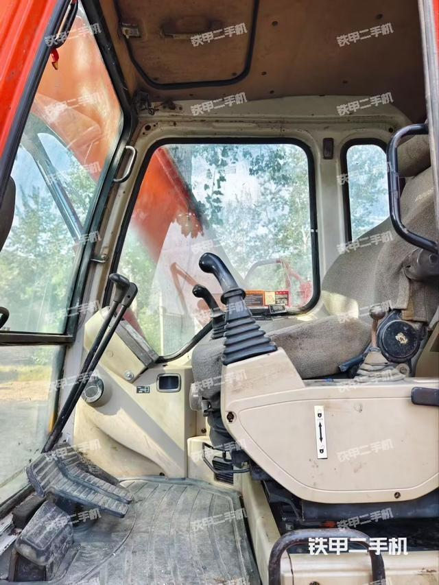 驾驶室整体（整机外观）