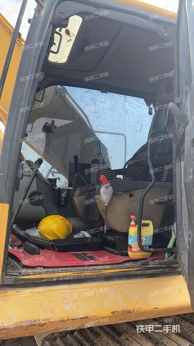 座椅右側(cè)控制臺/鑰匙門/油門/含右手柄（駕駛室部分）