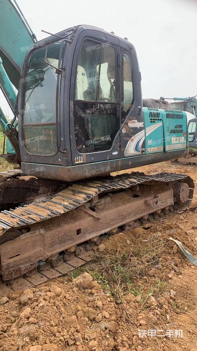 神鋼SK210LC-8挖掘機(jī)