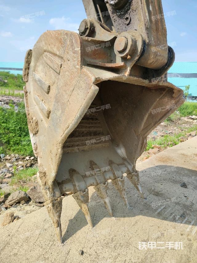 鏟斗右后整體（工作和回轉(zhuǎn)裝置）