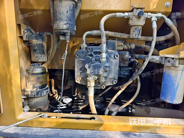 液压泵斜45 左（大件舱室）