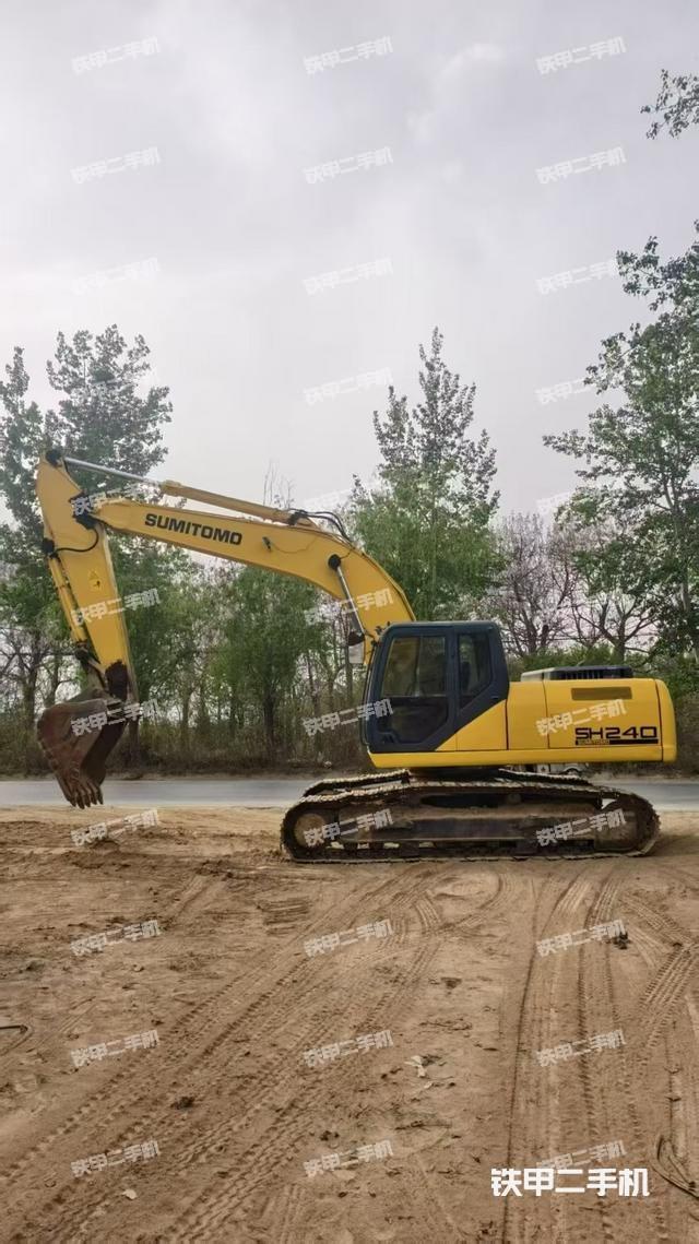 住友SH240-5挖掘机