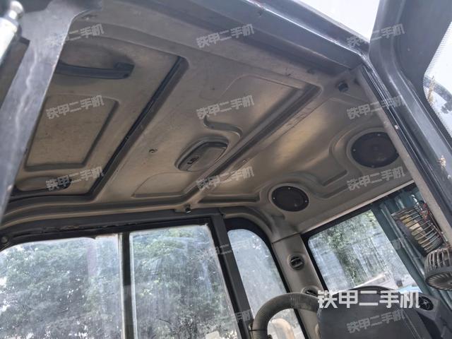 ?駕駛室正側(cè)（駕駛室部分）