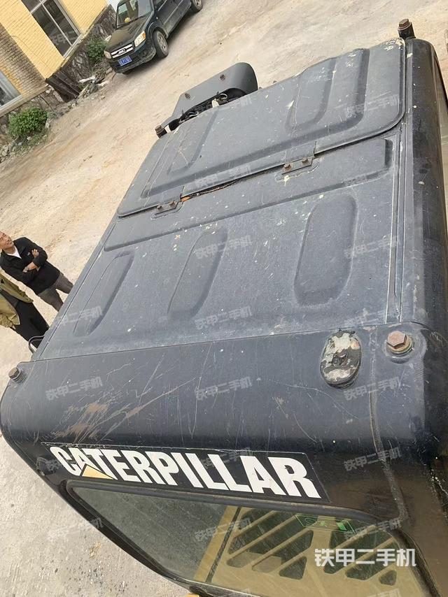 驾驶室顶部（整机外观）