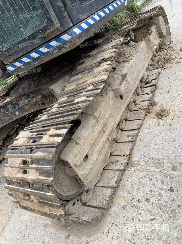 单侧履带整体（整机外观）