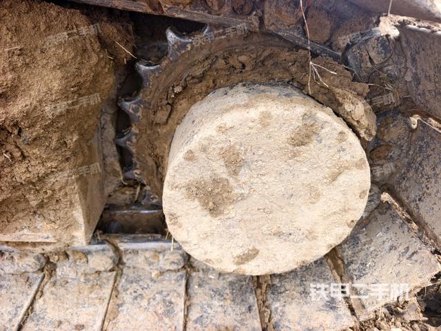 右驱动轮（行走机构）