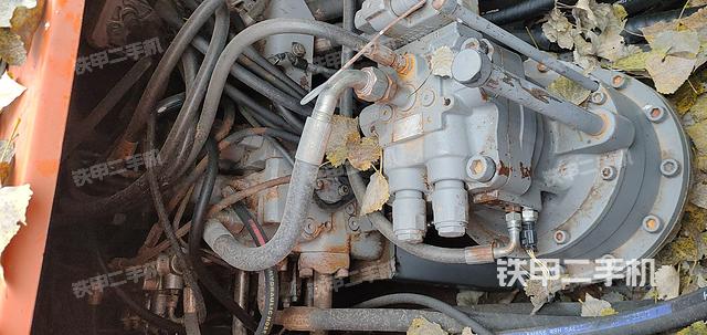 回轉(zhuǎn)馬達和主控閥（整機外觀）