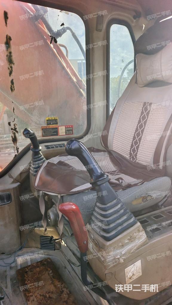 駕駛室整體（整機(jī)外觀）