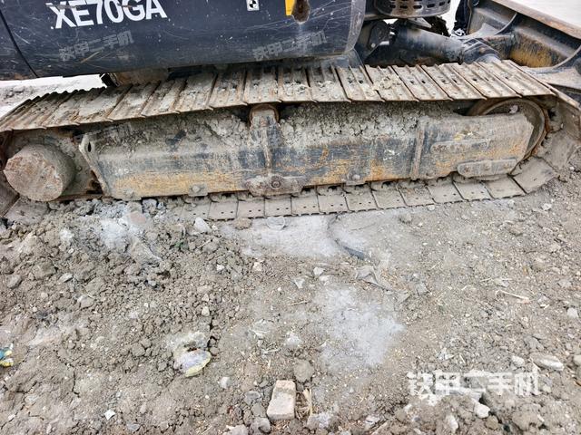 右側(cè)履帶整體?（行走機(jī)構(gòu)）