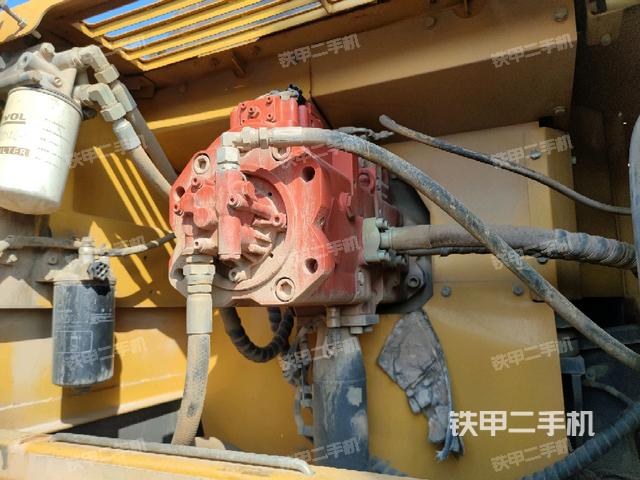 液壓泵斜45?左（大件艙室）