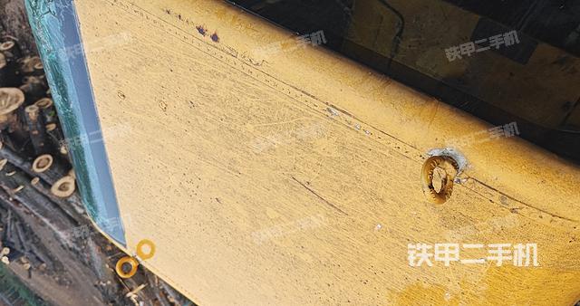 驾驶室顶部（整机外观）