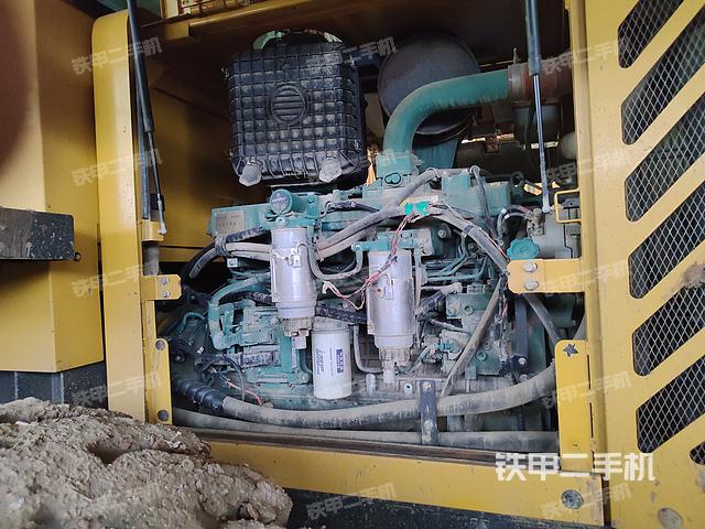 发动机左侧（整机外观及大件）