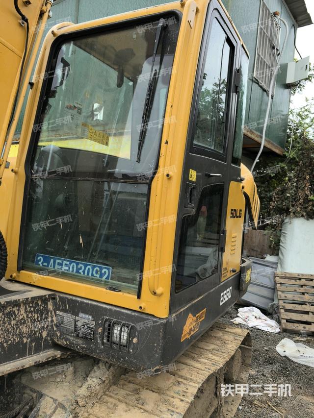 ?駕駛室正側(cè)（駕駛室部分）