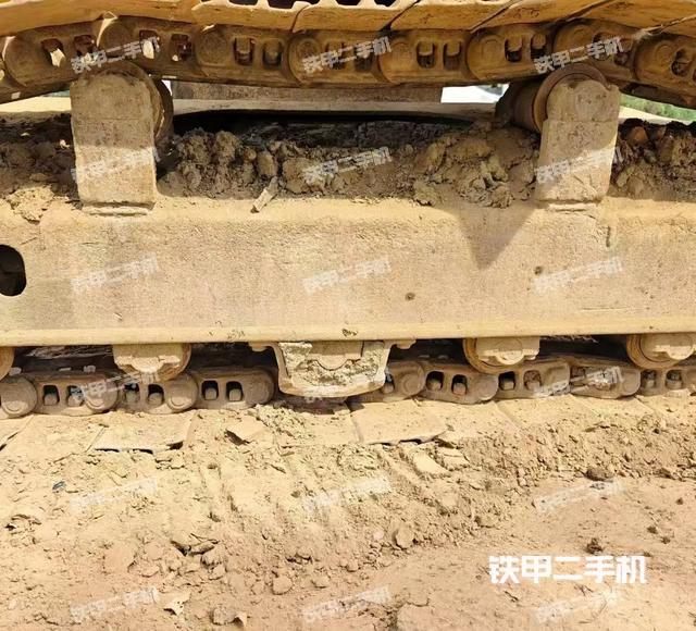 單側(cè)履帶整體（整機(jī)外觀）