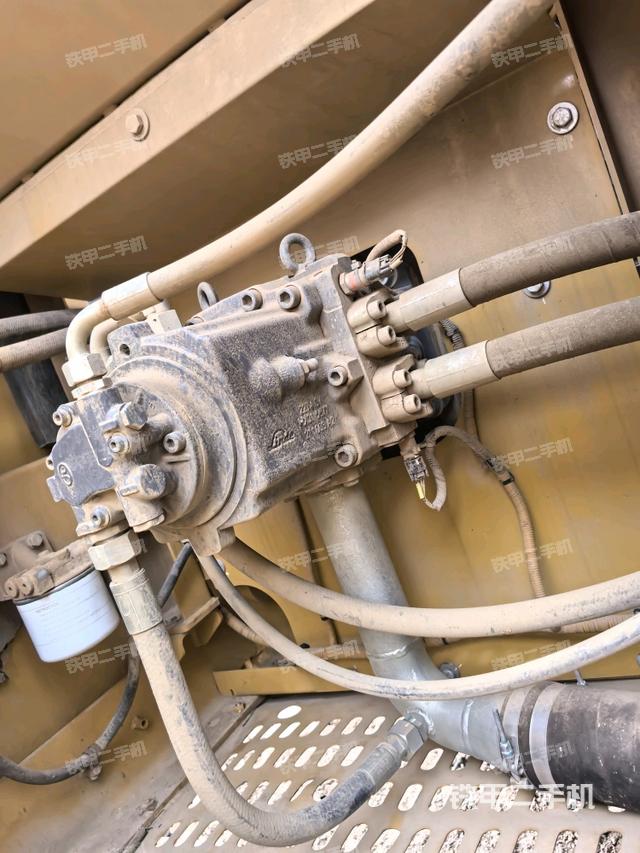 液壓泵斜45?左（大件艙室）