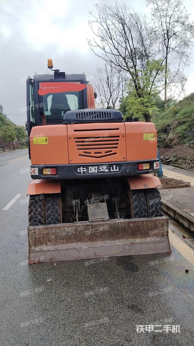 回转马达和主控阀（整机外观）