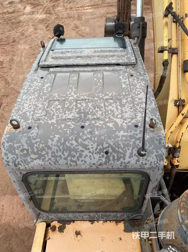 驾驶室顶部（整机外观）