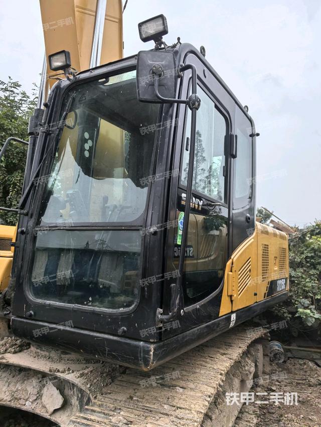 驾驶室整体（整机外观）