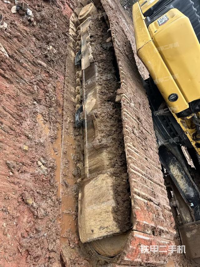 右驅(qū)動(dòng)輪（行走機(jī)構(gòu)）