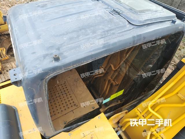 駕駛室頂部（整機外觀）