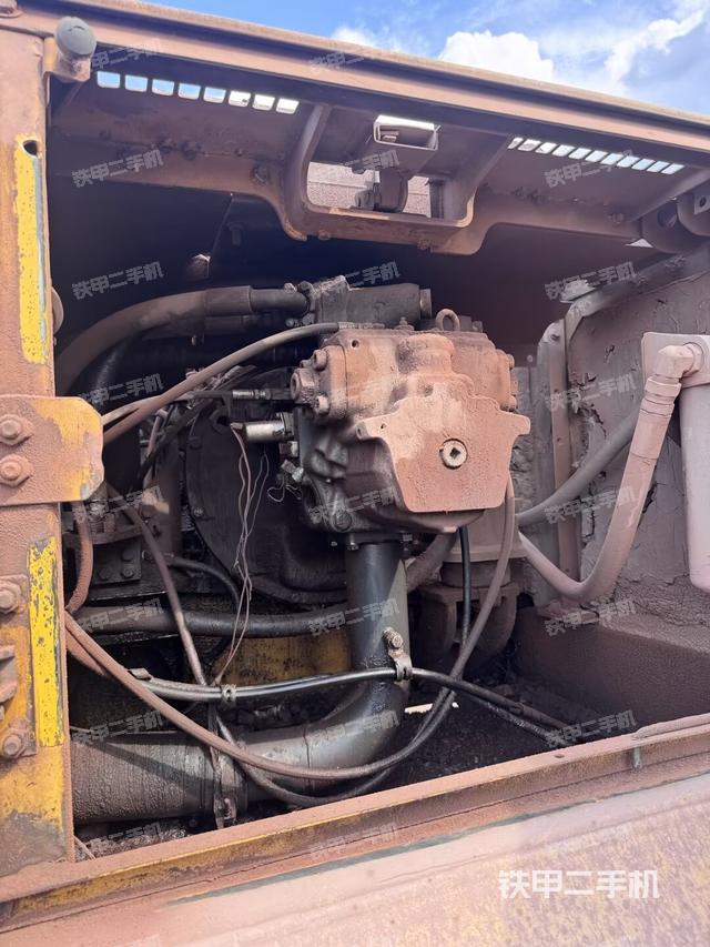 液壓泵斜45?左（大件艙室）