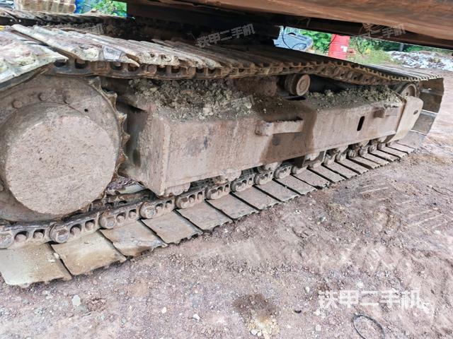 左側(cè)履帶整體?（行走機(jī)構(gòu)）