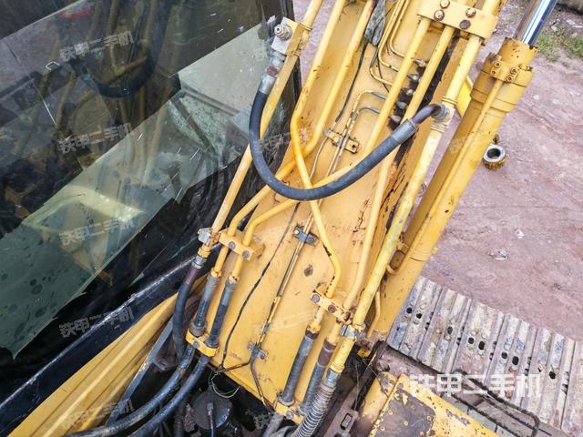 大臂背部俯視（工作和回轉(zhuǎn)裝置）