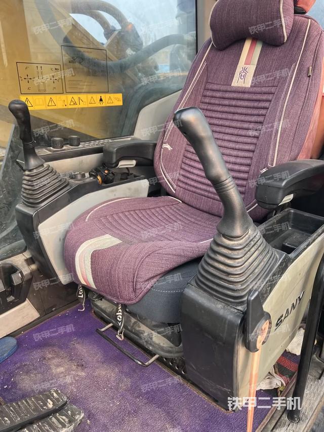 驾驶室整体（整机外观）