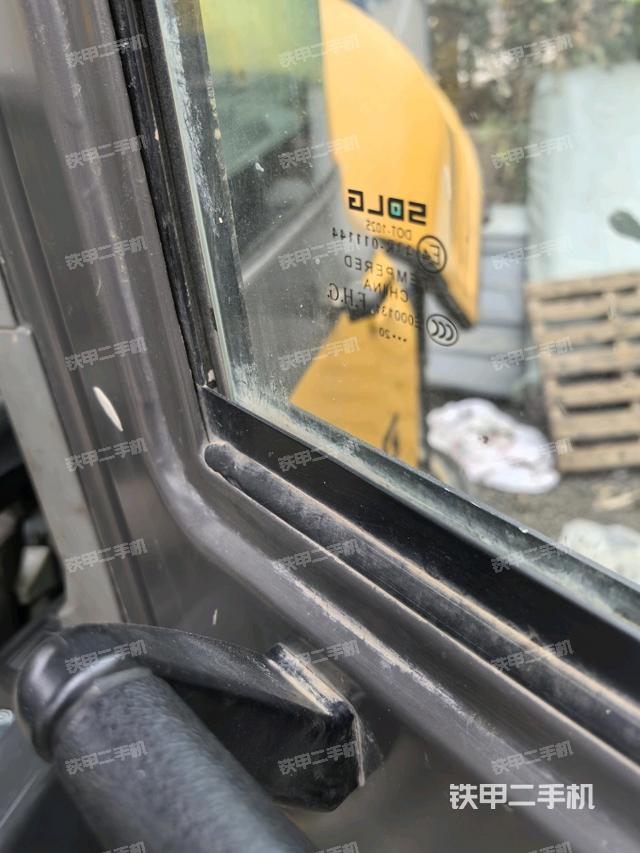 后窗玻璃角標(biāo)（駕駛室部分）